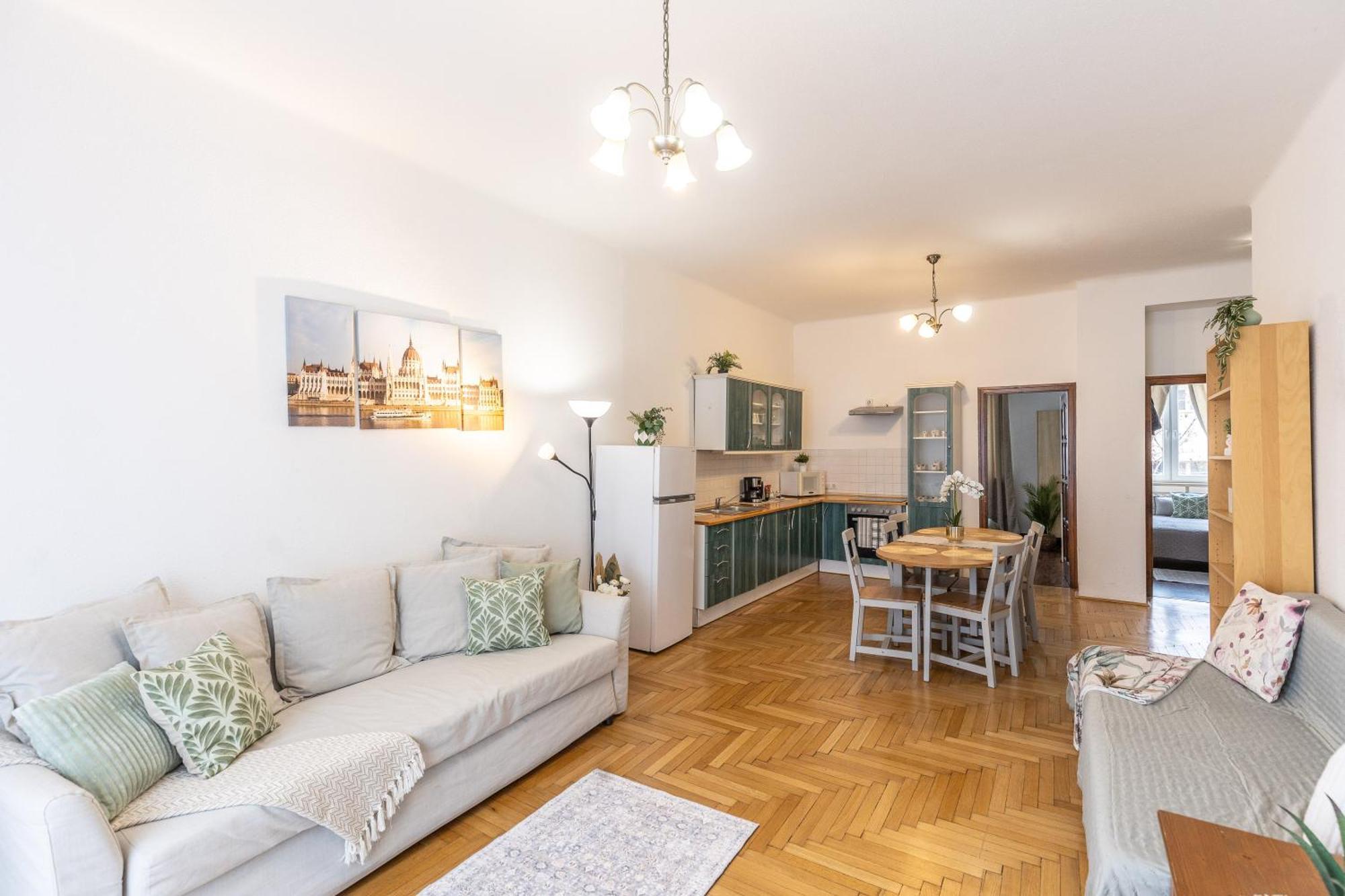 Riverside Balcony Apartment With View To Danube Budapest Kültér fotó
