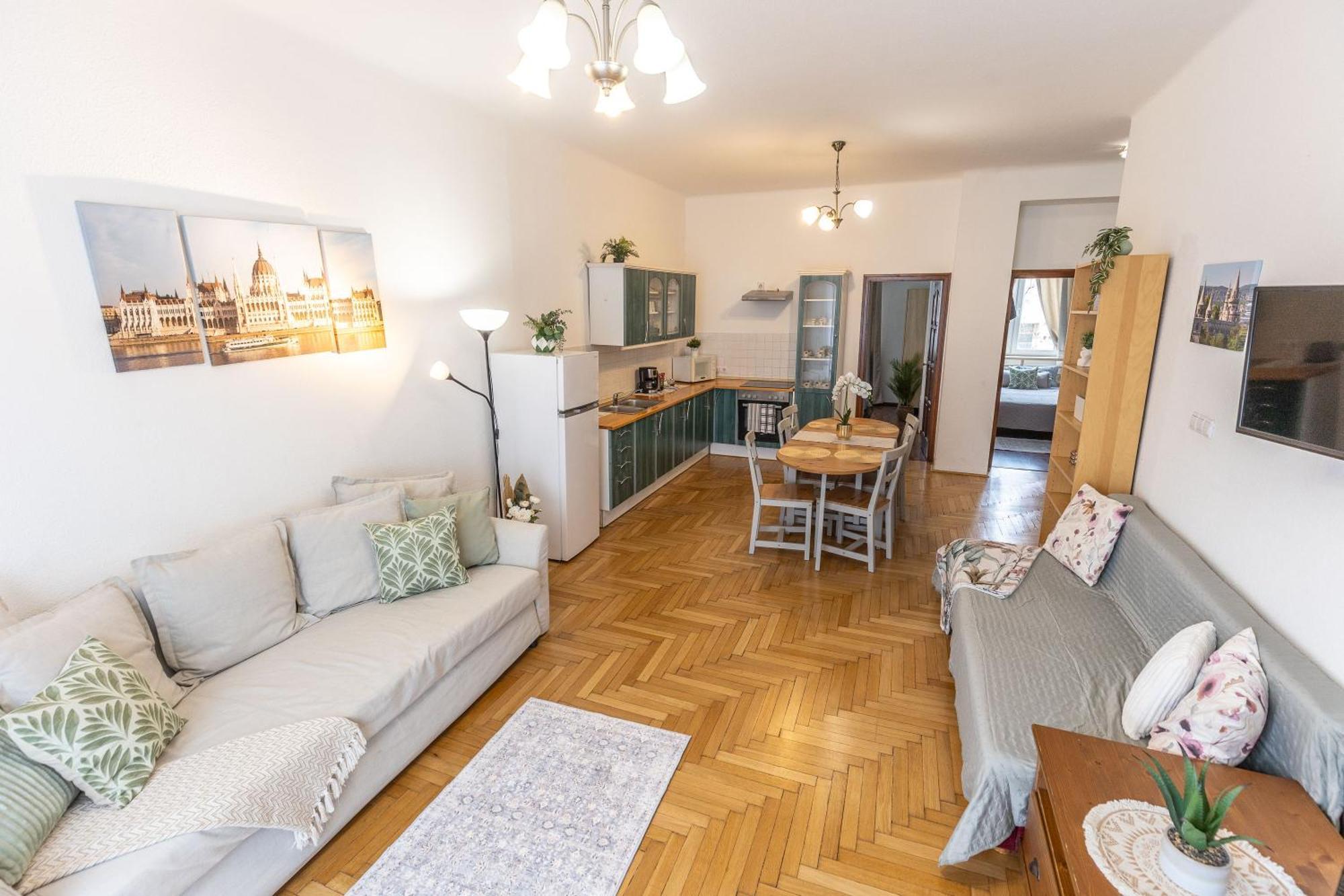 Riverside Balcony Apartment With View To Danube Budapest Kültér fotó